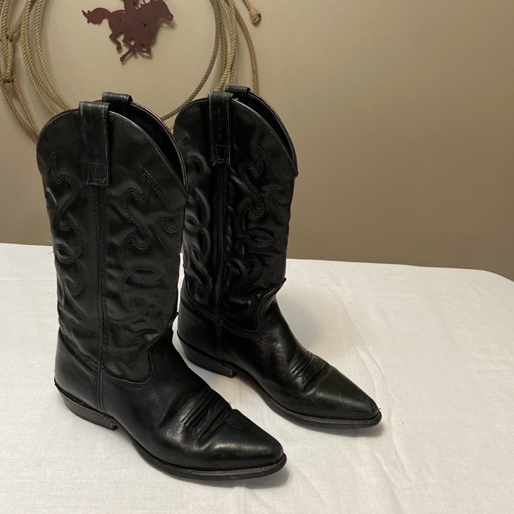 Capezio Black Leather Vintage Western Heeled Womens Cowgirl Boots - Size 6.5